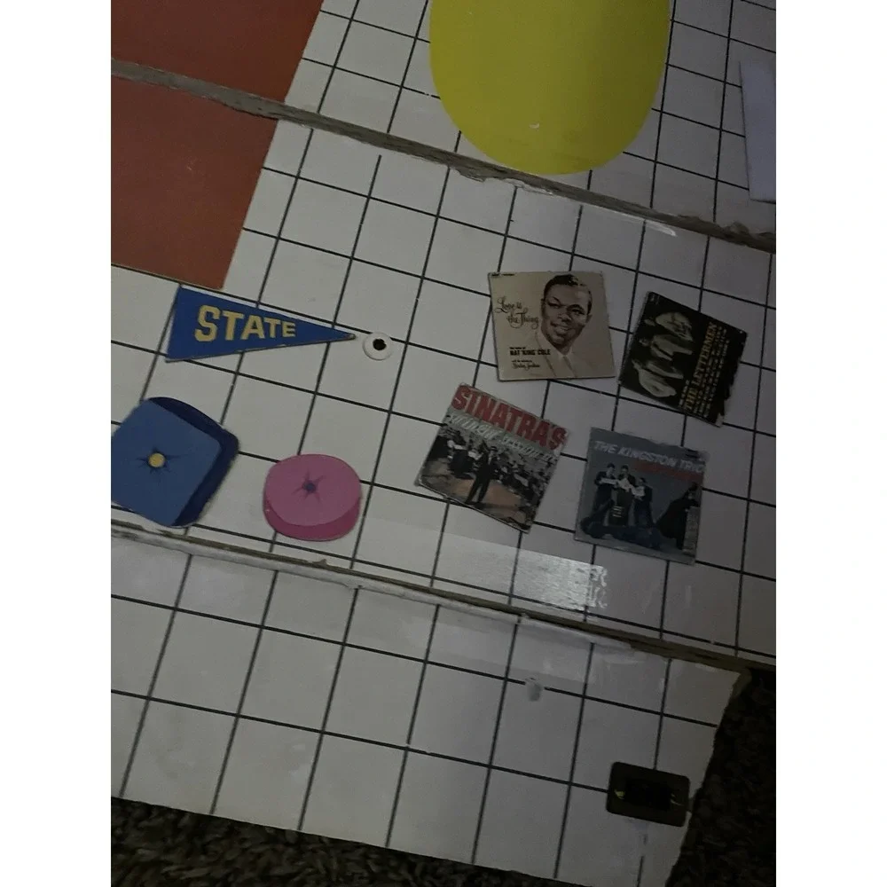 1962 Mattel Barbie Dream House With Furniture / Vinyls/ Pennant/ Photo- Fold‎ Up